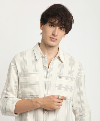 THE BEAR HOUSE Men Striped Casual White Shirt