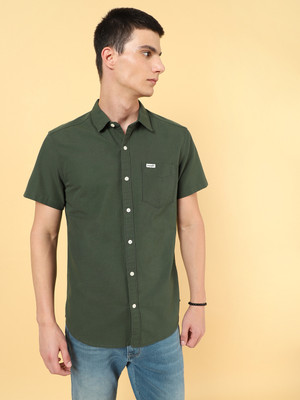 Wrangler Men Solid Casual Green Shirt