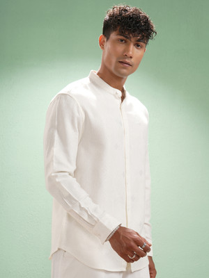HIGHLANDER Men Self Design Casual White Shirt