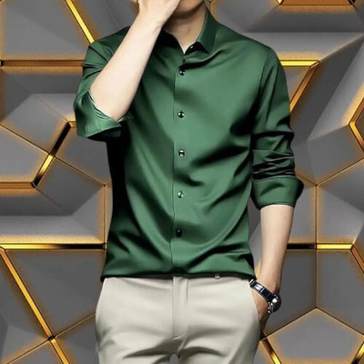 The style grove Men Solid Casual Green Shirt