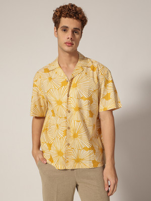 DENNISON Men Printed Casual Yellow Shirt