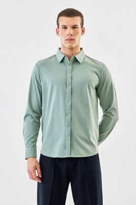Snitch Men Solid Formal Light Green Shirt