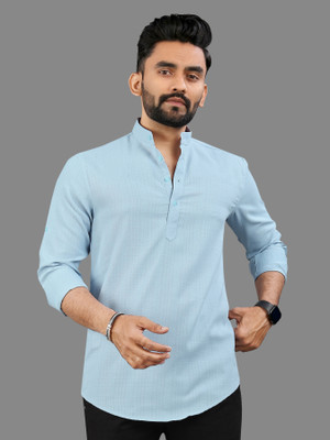 Svatantra Men Solid Straight Kurta(Blue)