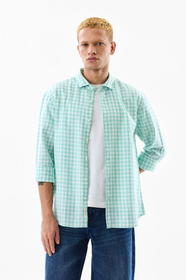 Snitch Men Checkered Casual Light Green Shirt