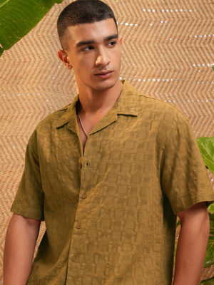 HIGHLANDER Men Solid Casual Yellow Shirt