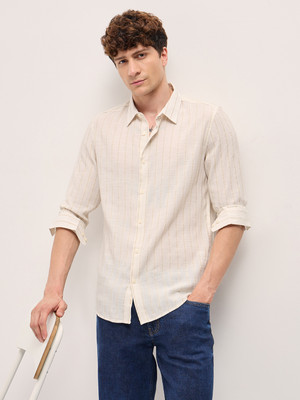 THE BEAR HOUSE Men Striped Casual White Shirt