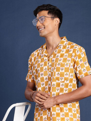 Taavi Men Printed Casual Yellow Shirt