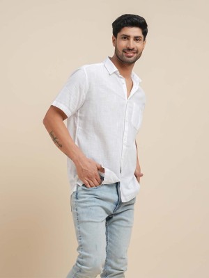 RICHMEN Men Solid Casual White Shirt