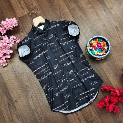 JANAKI ENTERPRISE Men Graphic Print, Printed Casual Black Shirt
