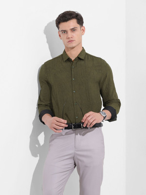 The Indian Garage Co. Men Solid Party Green Shirt