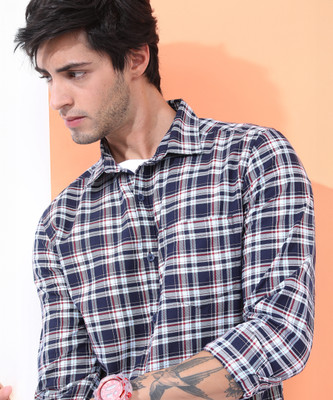 HIGHLANDER Men Checkered Casual Dark Blue Shirt