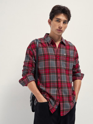 THE BEAR HOUSE Men Checkered Casual Red, Grey Shirt