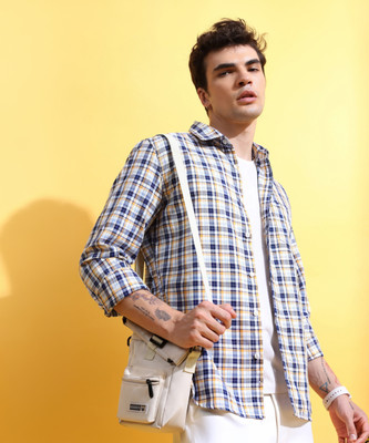 HIGHLANDER Men Checkered Casual Dark Blue Shirt