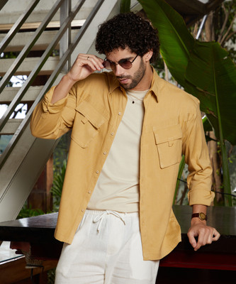 CAMPUS SUTRA Men Solid Casual Yellow Shirt