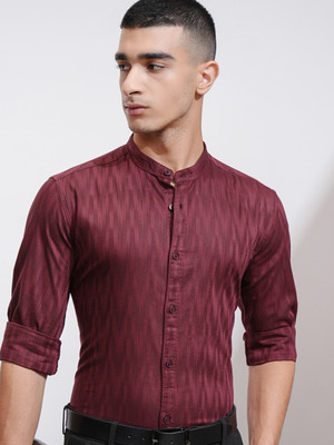 HIGHLANDER Men Self Design Casual Maroon Shirt