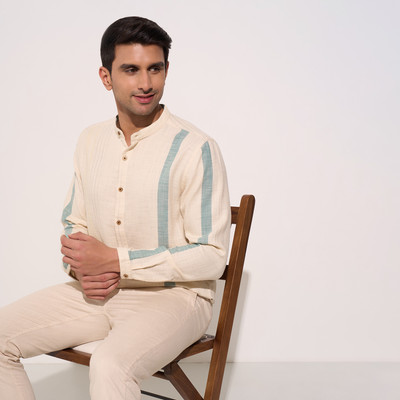 7 Alt by Pantaloons Men Color Block Casual White Shirt