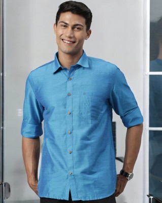 Tattva Men Solid Casual Blue Shirt