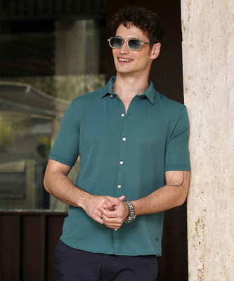 CAMPUS SUTRA Men Solid Casual Green Shirt