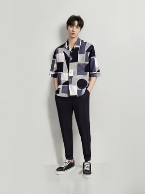 MOXTE Men Printed Casual Grey Shirt