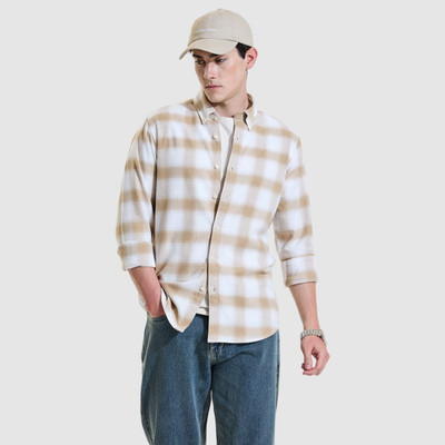 Snitch Men Checkered Casual Beige, White Shirt