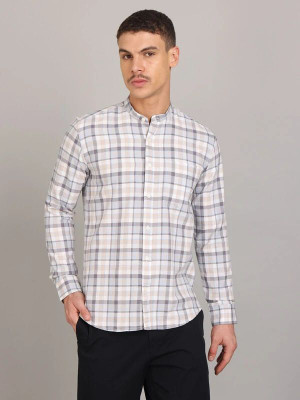 Nanzi Men Checkered Casual Grey Shirt