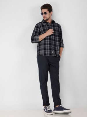 CRIMSOUNE CLUB Men Checkered Casual Grey, Black Shirt