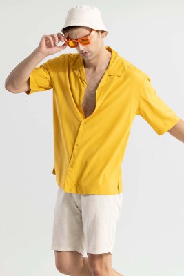 Snitch Men Solid Casual Yellow Shirt