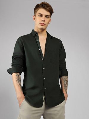 Dennis Lingo Men Solid Casual Green Shirt