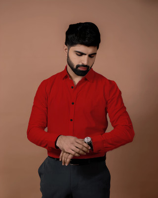 Vyzer Men Solid Casual Red Shirt