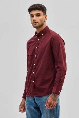 Snitch Men Solid Casual Maroon Shirt