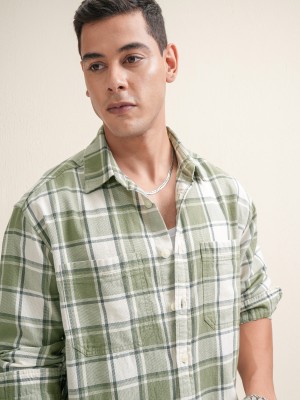 LOCOMOTIVE Men Checkered Casual Green Shirt