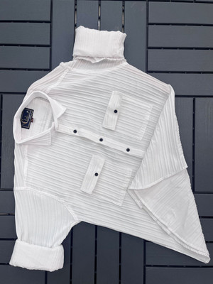 Ubi Sunt Men Self Design Casual White Shirt