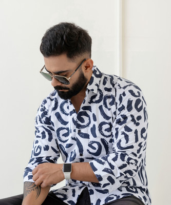 Surhi Men Printed Casual White Shirt