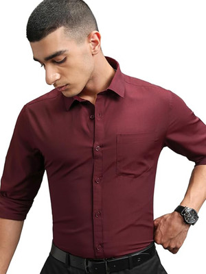 Wristy Men Solid Casual Maroon Shirt