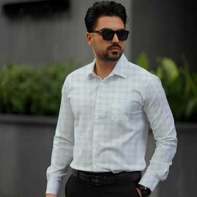 Binayak Men Checkered Casual Light Green Shirt