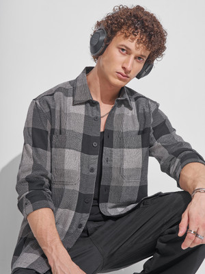 HIGHLANDER Men Checkered Casual Grey, Black Shirt