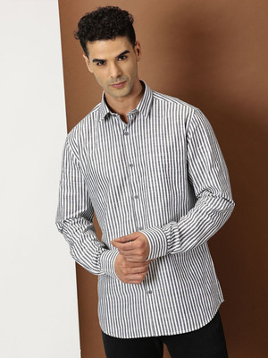 INVICTUS Men Striped Casual White Shirt