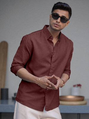 Yanthhi Men Solid Casual Maroon Shirt