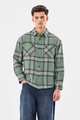 Snitch Men Checkered Casual Green Shirt