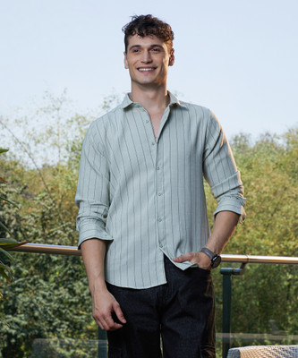 CAMPUS SUTRA Men Striped Casual Grey Shirt