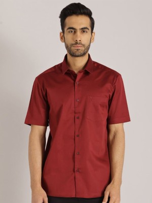 INDIAN TERRAIN Men Solid Casual Maroon Shirt