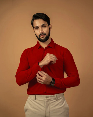 Vyzer Men Solid Casual Red Shirt