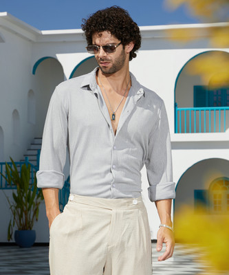 CAMPUS SUTRA Men Solid Casual Grey Shirt