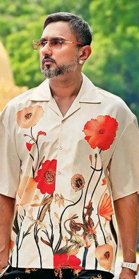 Radha Krishna Fashion Men Checkered Casual Cream Shirt