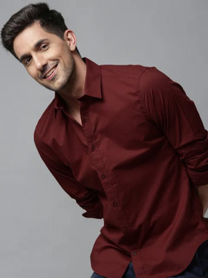FUBAR Men Solid Casual Maroon Shirt