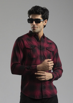 Nostrum Men Solid Casual Red Shirt