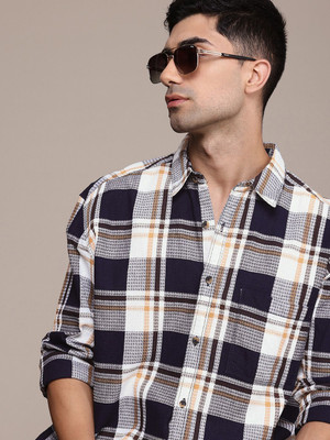 Roadster Men Checkered Casual Dark Blue Shirt