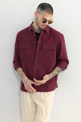 Snitch Men Solid Casual Maroon Shirt