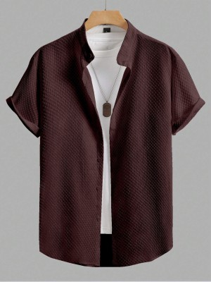 Luise Look Men Solid Casual Maroon Shirt