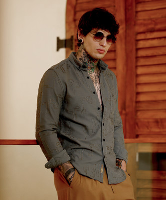 CAMPUS SUTRA Men Self Design Casual Green Shirt